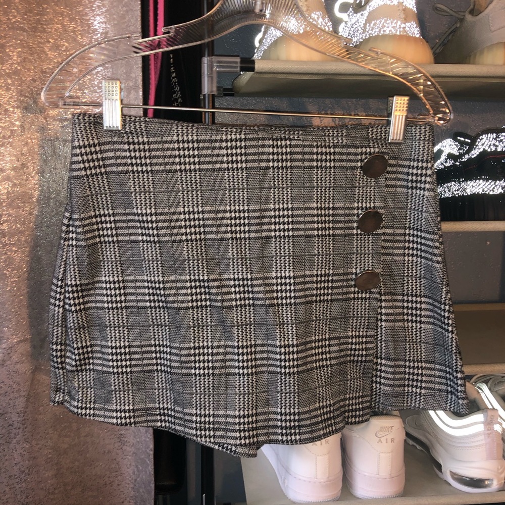 LIKE NEW FASHION NOVA SKORT